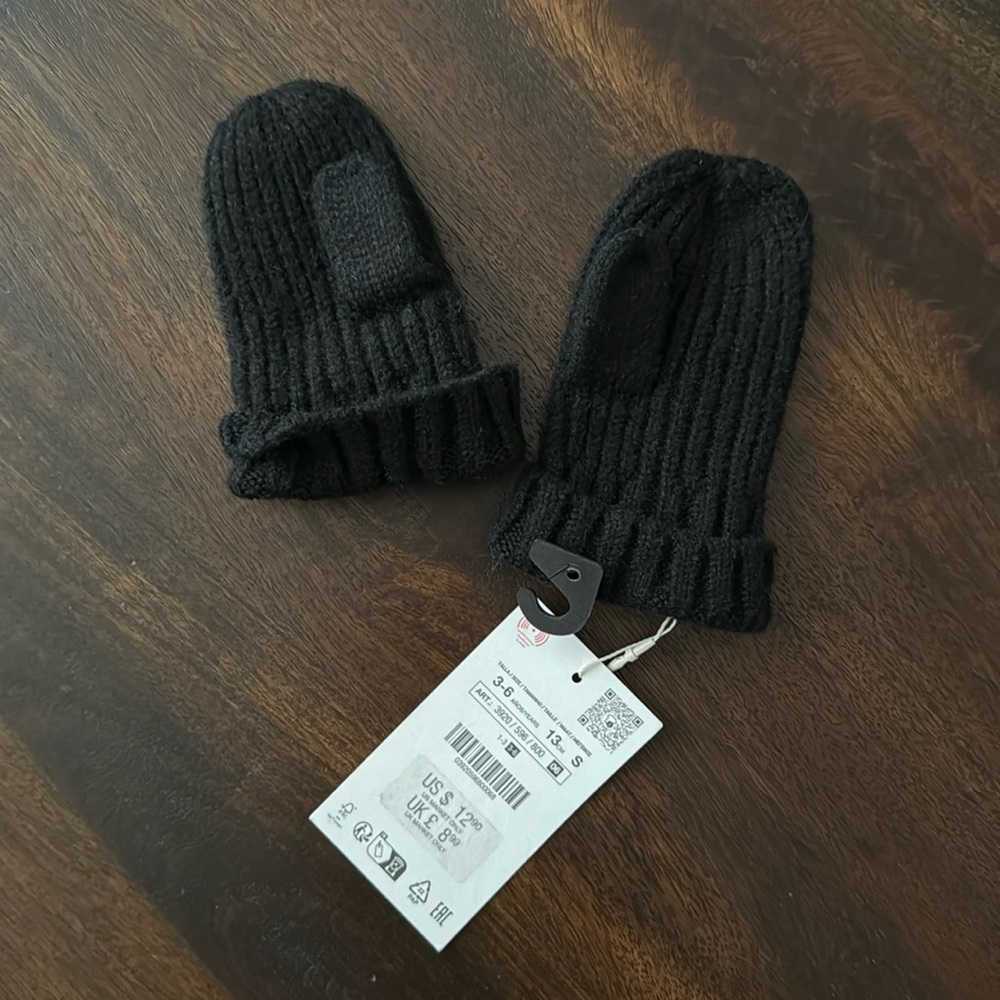 Zara kids knitted gloves